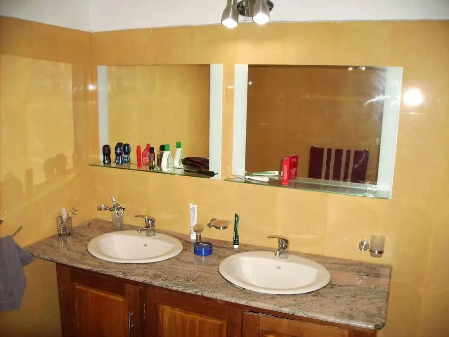 Apartament 4 Bedroom House@Kottayam Towna/C 812983!5682 Indie